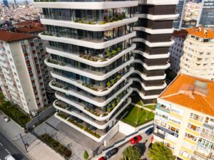 Barbaros 48 – dalgali balkon cepheleri