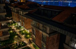 Mercury Çengelköy – gece bloklar ve bogaz manzarasi