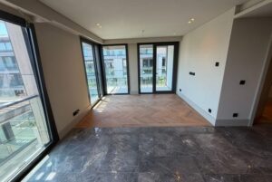 Nidapark İstinye Koru – salon ve terasa acilan cepheler