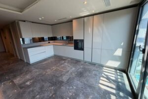 Nidapark İstinye Koru – mutfak tezgahi ve firin