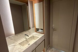 Nidapark İstinye Koru – banyo lavabo ve ayna